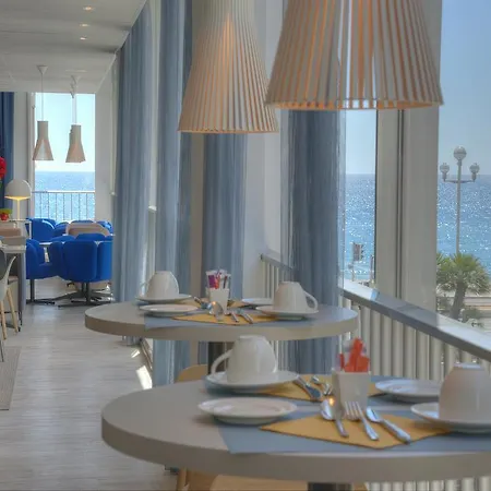 Hotell Mercure Promenade Des