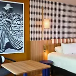 Mercure Promenade Des Hotel 4*