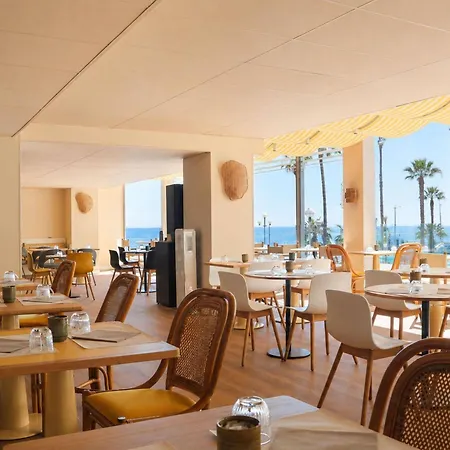Mercure Promenade Des Hotel