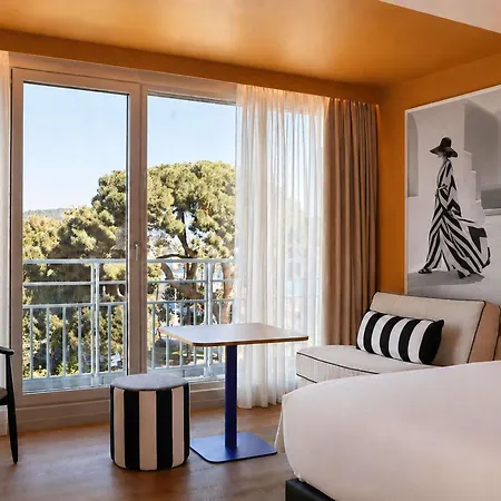 Mercure Promenade Des 4*