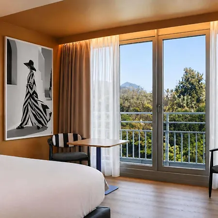 Mercure Promenade Des Hotel