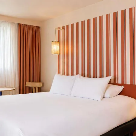 Mercure Promenade Des Hotel