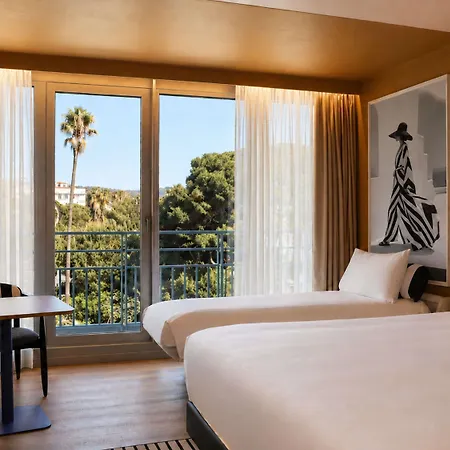 Mercure Promenade Des Hotel 4*