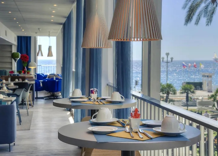 Mercure Promenade Des Hotel Nice