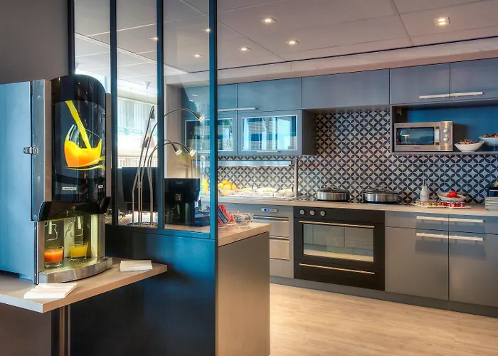 Mercure Promenade Des Hotel 4*