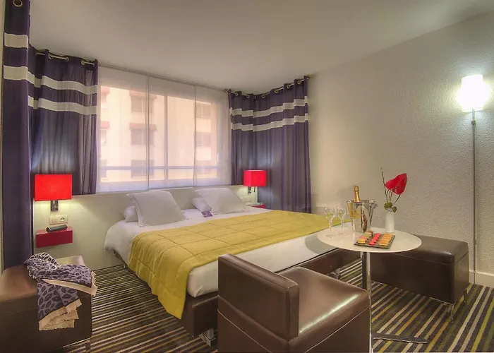 Mercure Promenade Des 4*