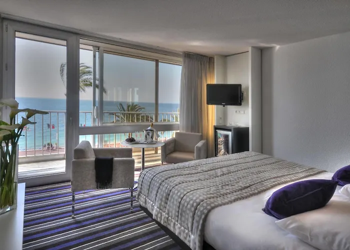 Mercure Promenade Des Hotel 4*