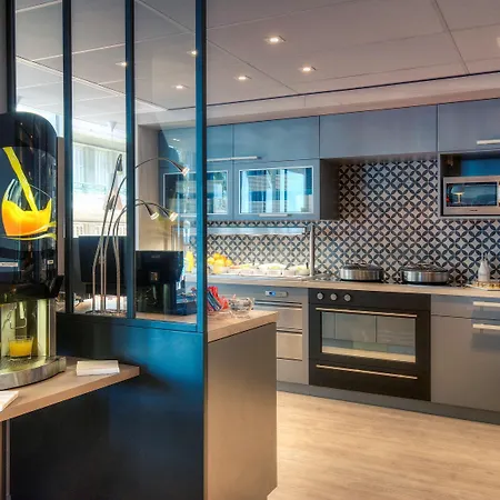 Mercure Promenade Des Hotel 4*