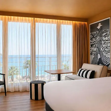 Mercure Promenade Des Hotel