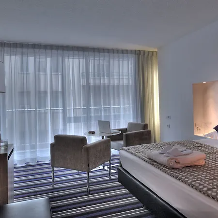 Mercure Promenade Des Hotel