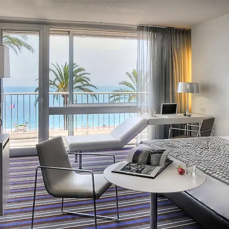 Mercure Promenade Des 4*